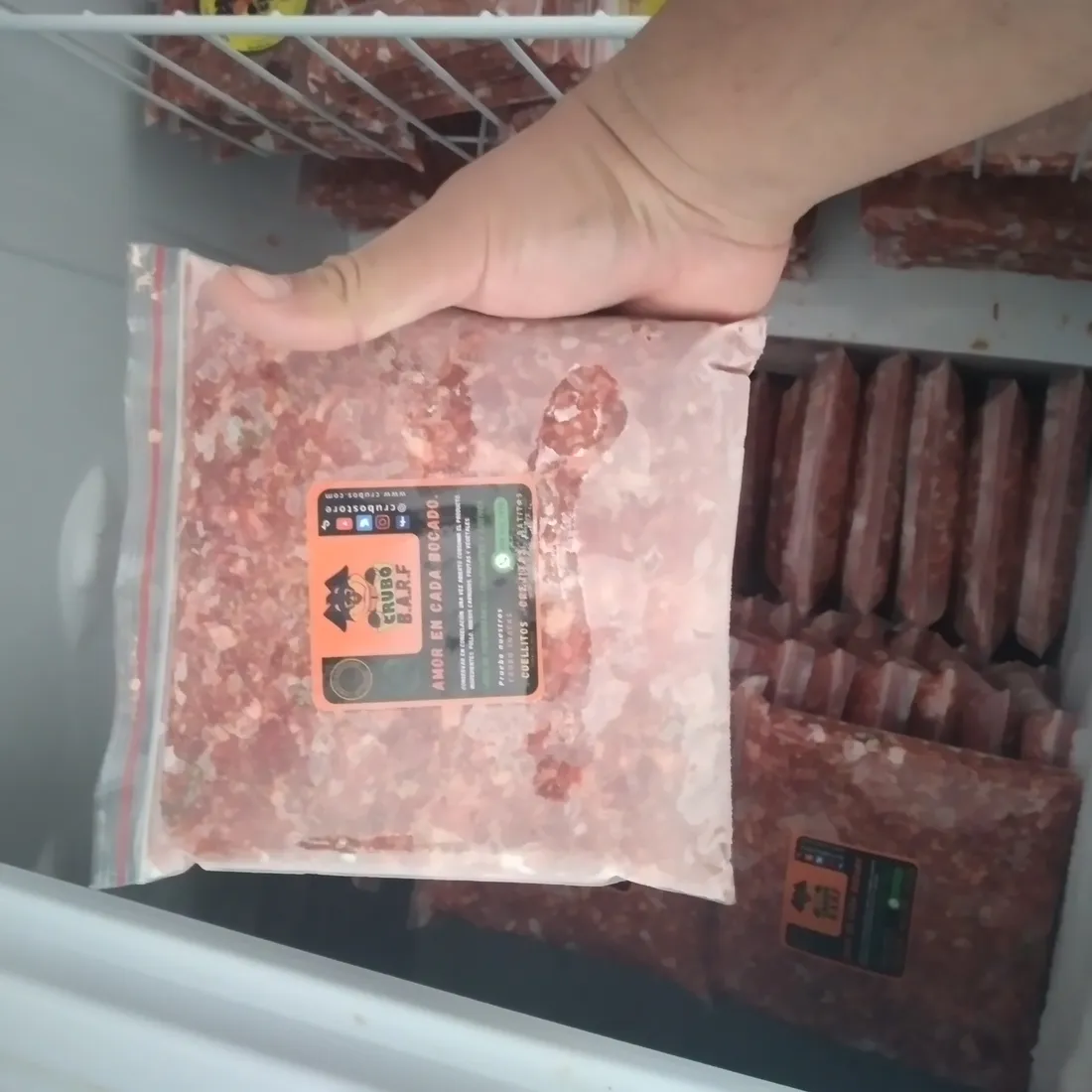 ¿La carne cruda es peligrosa para los perros?